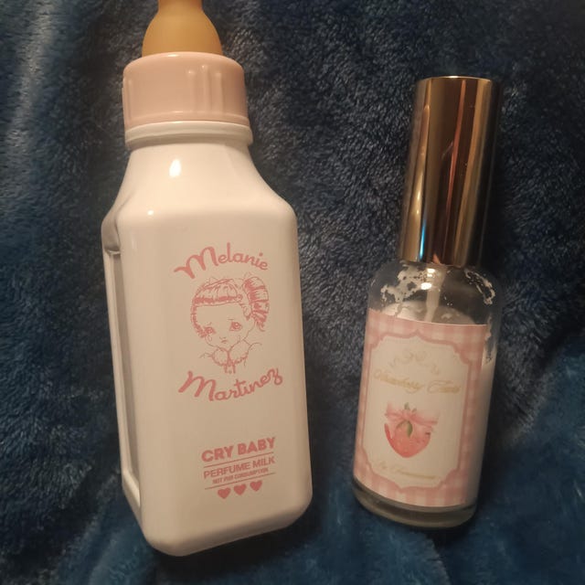 メラニー・マルティネスのクライベイビー香水にインスパイアされた