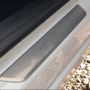 EV WRAPS Tesla Model 3 / Model Y Door Sill Protector (2 Pieces)