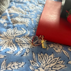 Alice added a photo of their purchase