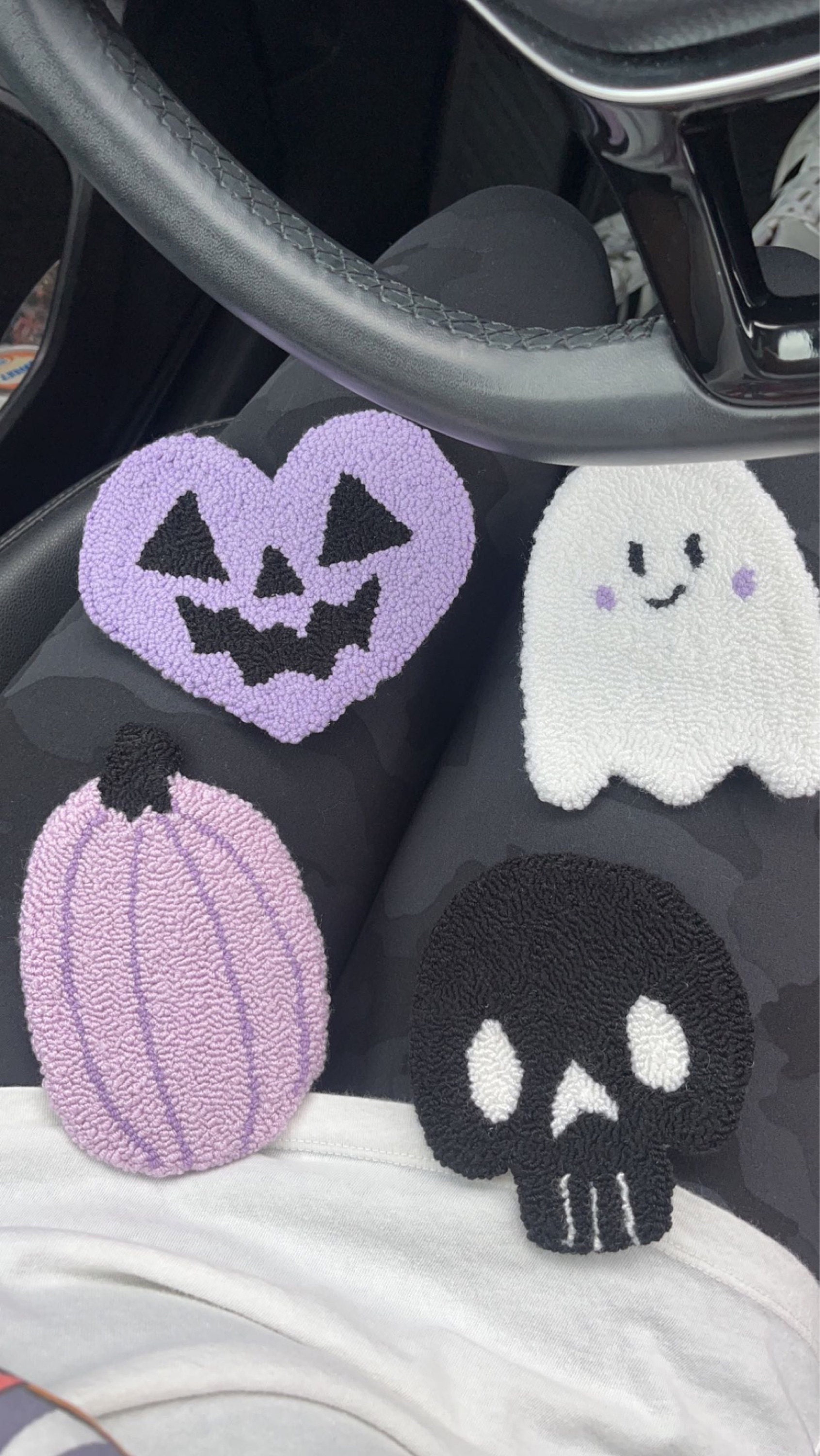 This item was part of a bigger order and I love everything in it! The Hallowe...