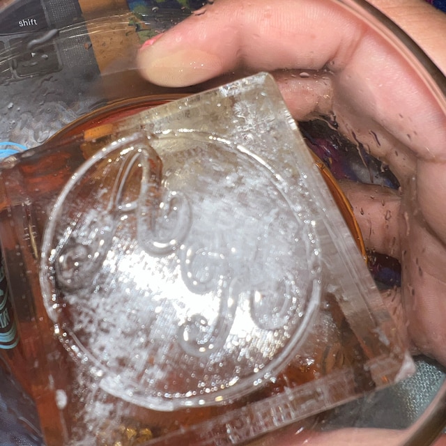 Custom Logo Monogram Whiskey/Cocktail Ice Cube Tray (2 inch) – Hon Molds