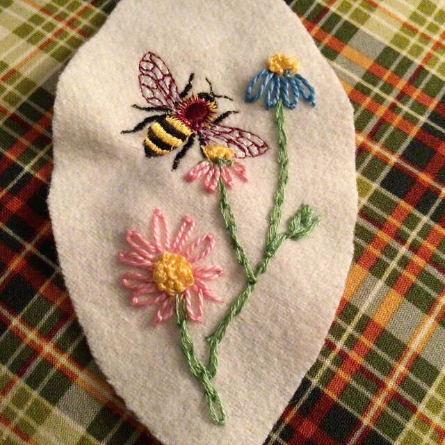 ミニ蜂の刺繍デザイン 機械刺繍 - Etsy 日本