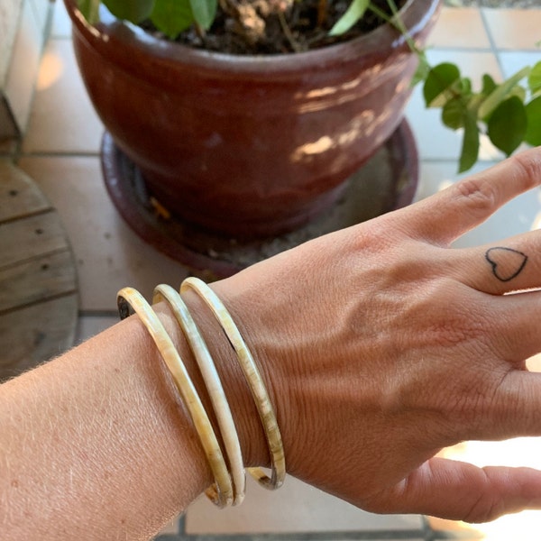 Ensemble De 7 Bracelets Jonc En Corne De Buffle Naturelle - Style Bohème Chic, Neufs Sans Emballage