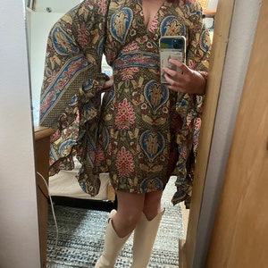【2025年】高評価レビューアイテム特集 Silk 70's 60's Boho Flared Sleeve Bell Dress. Mini Sleeve トップス