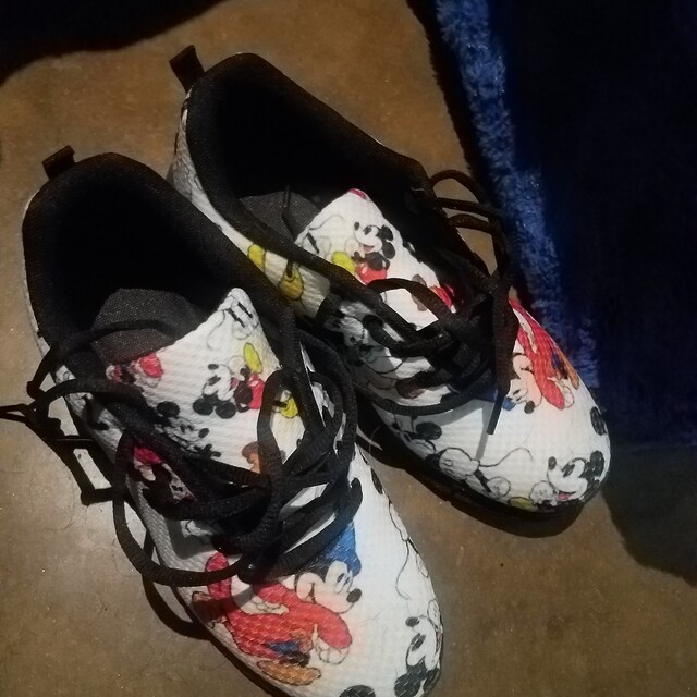 Womens mickey shop mouse tennis shoes