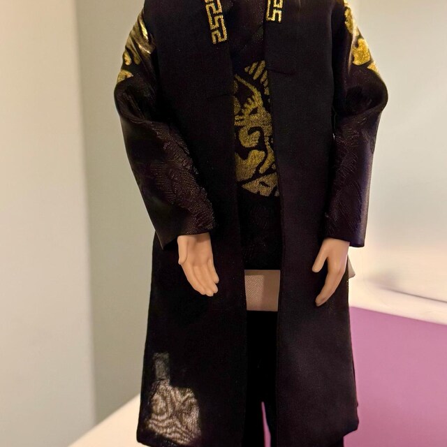 BTS SUGA Doll Clothes: DAECHWITA Outfit for Mattel Dolls - Etsy