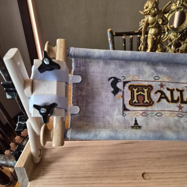 K's Creations UNSTAINED Z-frame Lap Frame Needlework Stand - Holds