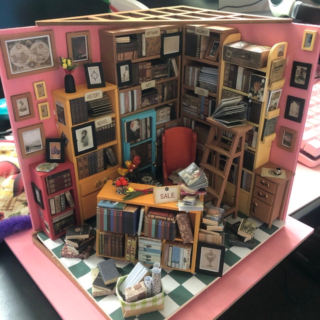 DIY Miniature Dollhouse Kit Library / Book Store: Sams Study DG102 Diorama  Room Home Decor, Gifts Tiny Furniture, Art, Puzzles, Crafting 