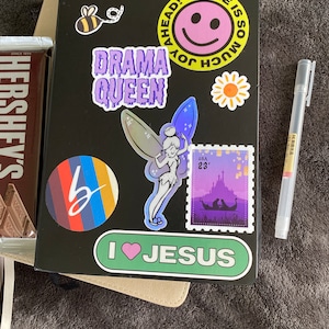 Jenevieve added a photo of their purchase