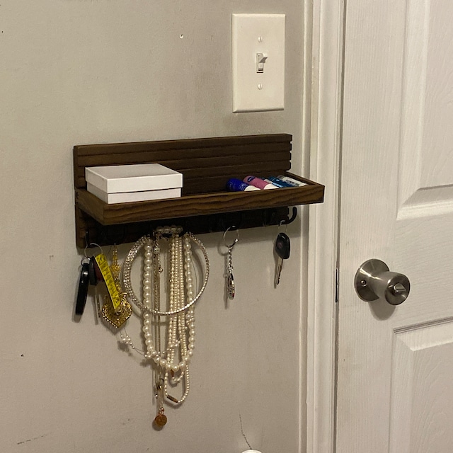 Wooden Key Holder for Wall, Entryway Mail and Key Holder, Key