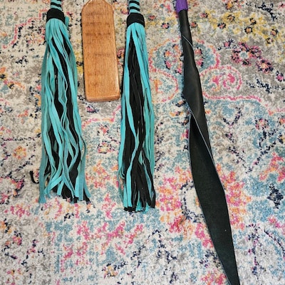 Flogger (fouet D'entraînement) En Cuir Lourd - 36 Queues, Couleur Noir Grain Rouge, Pour Chevaux, Neuf