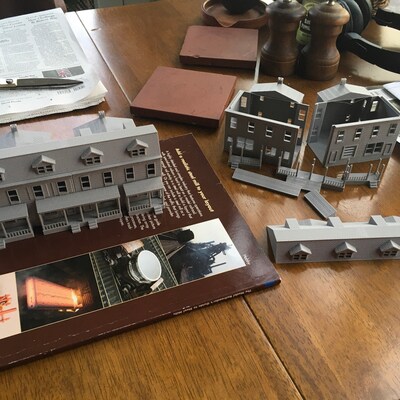 N-Scale Pennsylvania Row House – 1:160 Scale Building, Edgemere Model, Gray