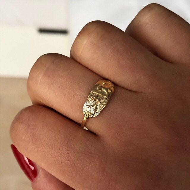 Finger ring | Unique gold jewelry designs, Gold finger rings, New gold  jewellery designs