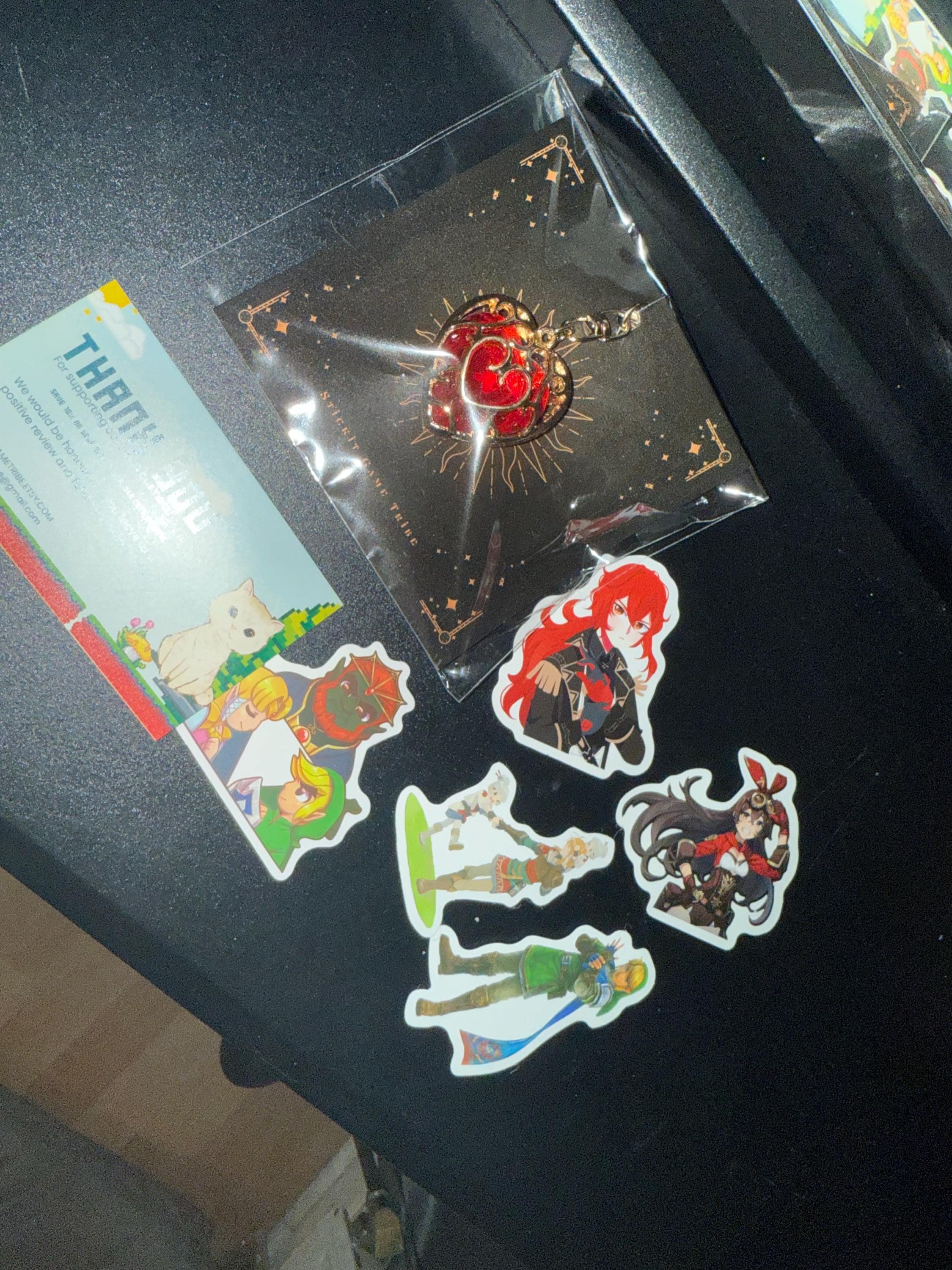 The legend of Zelda heart keychain, heart container, Royal Claymore, Royal Shield