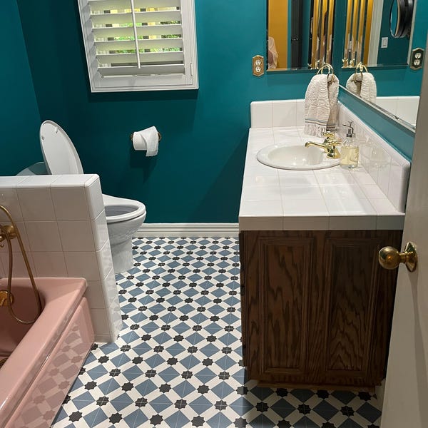 Herringbone Sheet Vinyl Flooring in Medium Wood Parquet Design for