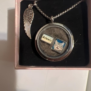 Jessica added a photo of their purchase