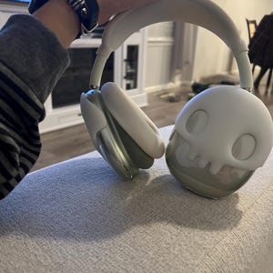 Metal Spider Airpods Max Covers: Chrome Metal Spiders for Apple