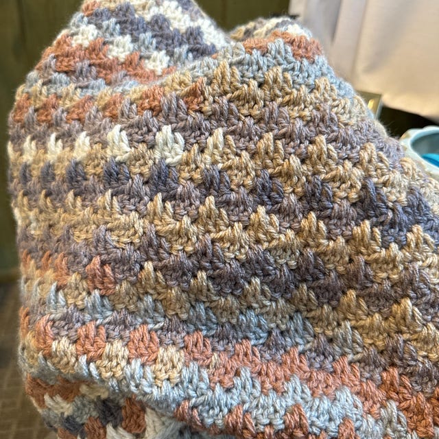 マウンテンスローのカラフルなかぎ針編みブランケットのパターン