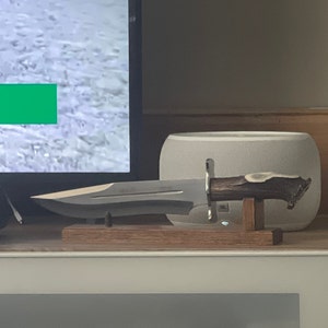 Rustic Wooden Gun Rack Stand Presentation Table Display Rifle Shotgun ...