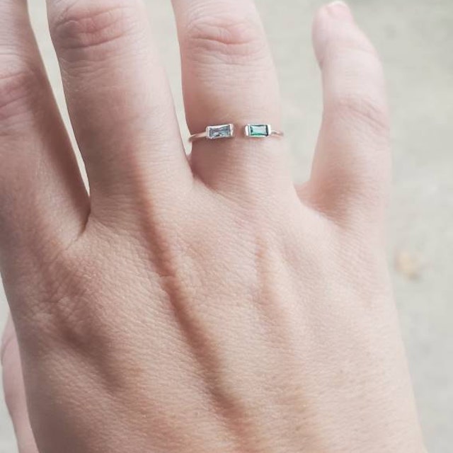 ◆Caitlyn Minimalist◆Duo Baguette 誕生石リング 送料込 Custom Duo Baguette Diamond Birthstone Ring | Caitlyn Minimalist