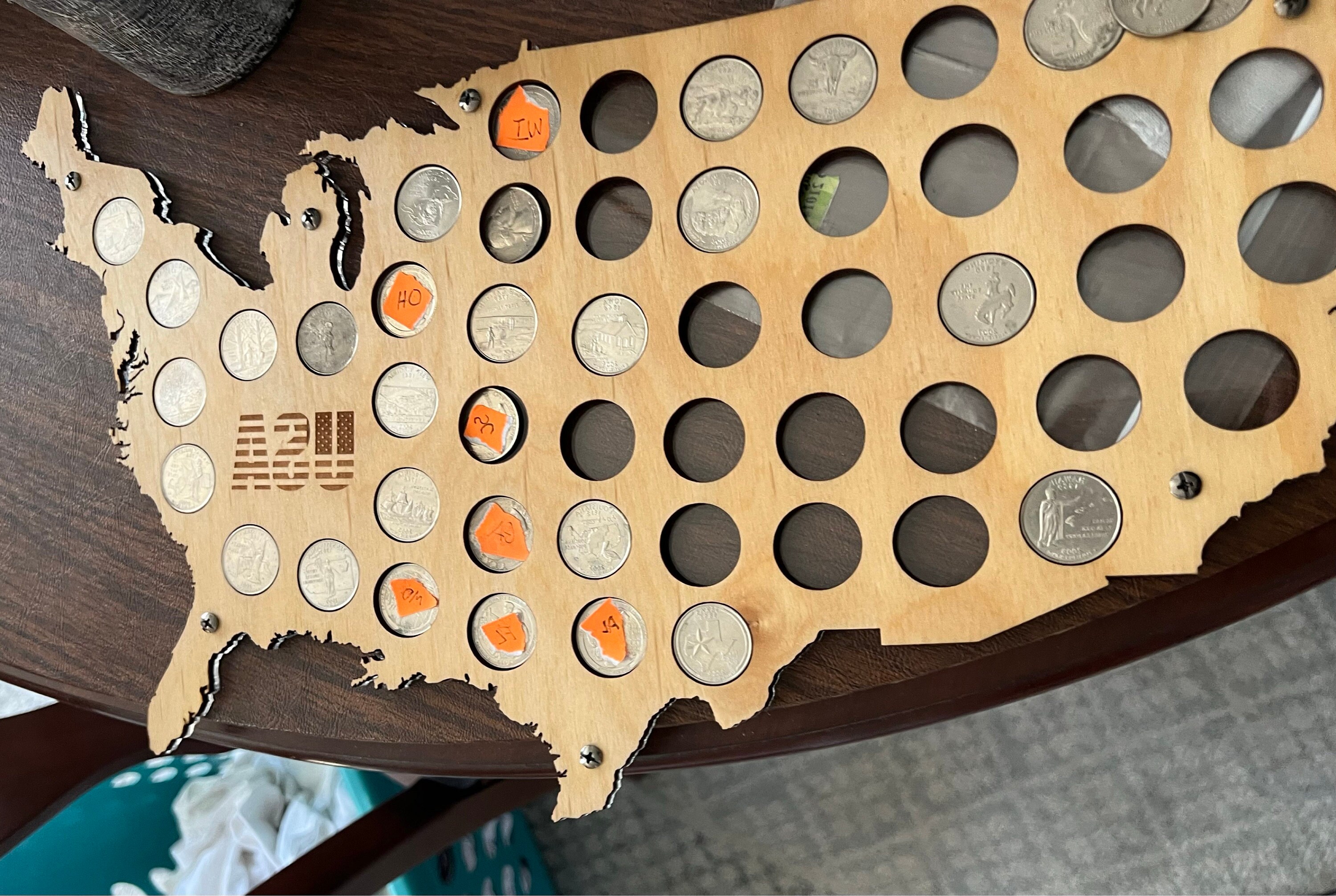 The US 50 State Quarter coin holder (for 50 or 56 coins), Wooden Map Display