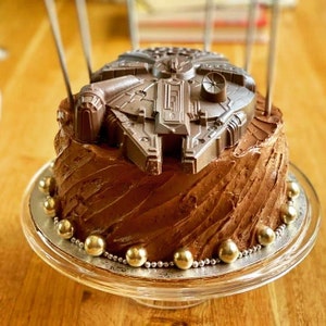 Solid Chocolate Millenium Falcon Cake Topper Star Wars Etsy Osterreich