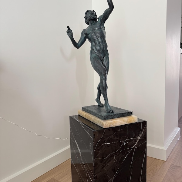 Picture of 11 Inspiring Modern Minimalist Living Room Ideas