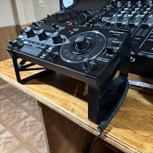 【PioneerDJ】RMX1000 スタンド　ラップトップ STAND for PIONEER RMX-1000 - 20° - Synth Stand + Dust Cover