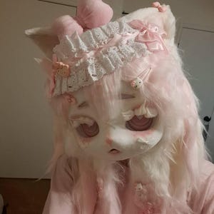 ベビーピンクの子猫 - かわいい既製のキグヘッドファースーツマスク