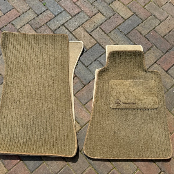 Lengenfelder Grey Velour Floor Mat Set For Mercedes-Benz R107 SL W107 (4 Pieces, New)