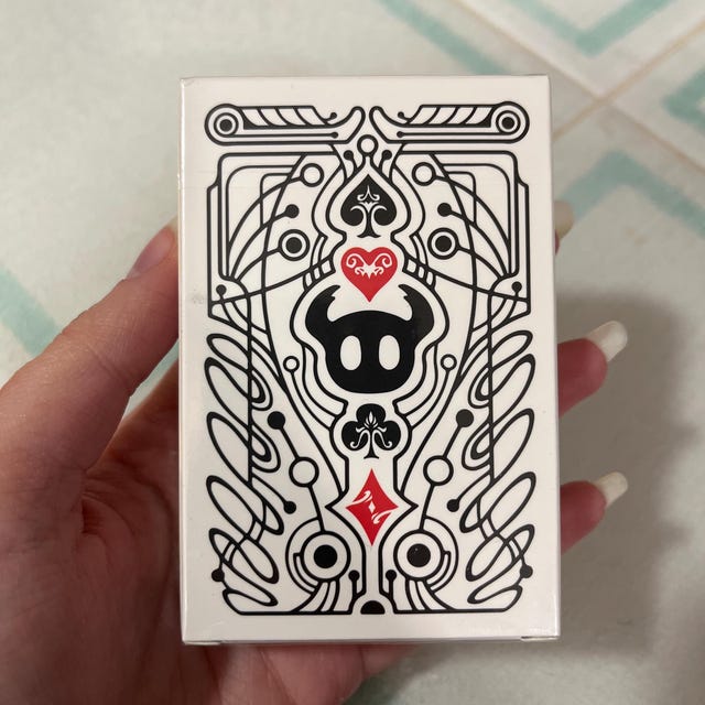 Hollow Knight にインスパイアされたトランプデッキ 54 枚のポーカー