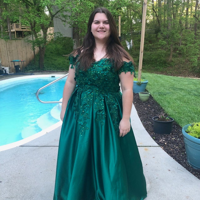 Green Prom Dress off the Shoulder Straps Ball Gown Graduation Party Dress  for Women Sweet 16 Dress Birthday Party Dress Formal Wear - Etsy