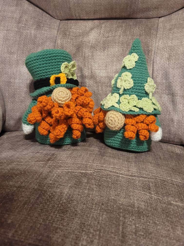 St Patricks gnomes couple crochet pattern, Holiday gnomes pdf