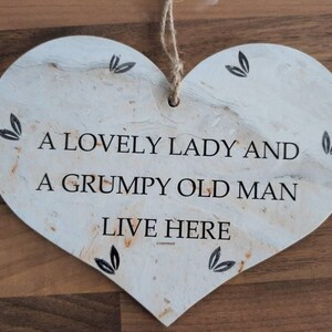 Targa In Metallo Umoristica "Whimsical Lovely Lady And Grumpy Old Man" - Decorazione Da Parete Retrò 30x20 Cm Per Casa, Bar E Pub - 2