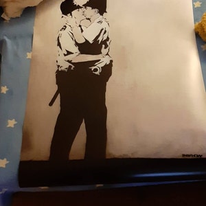 Banksy Kissing Cops Poster Kuss Kupfer Männer Wand Polizisten Polizei  romantische Papier Drucke Street Art Graffiti Home Room Dekor - Etsy Schweiz