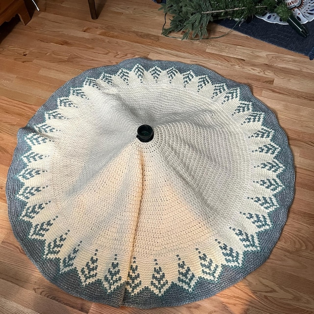 A customer's finished Pine Christmas Tree Skirt Crochet Pattern