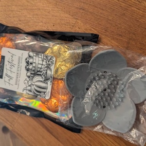 The added a photo of their purchase