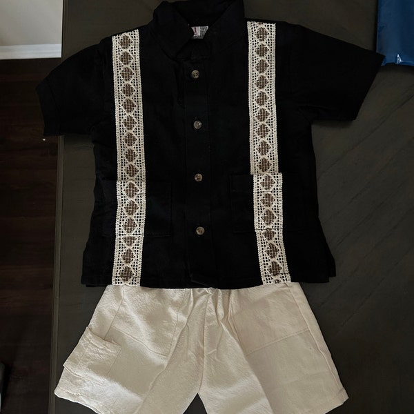 camisa blanca guayabera