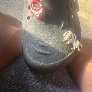 Juego De 5 Dijes (charms) De Oasis Para Zapatos Crocs - Con Liam Y Noel Gallagher, Multicolor, PVC, UK
