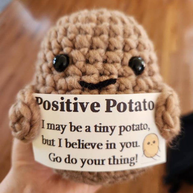 Jmtresw Cute Crochet Potato with Positive Card Home Party Decoration  (Bearded Potato) 
