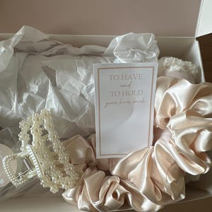 Bride Box, Personalized Bride Gift Box, Engagement Box, Bride to be Box, Custom Bride Gift, Engagement Gift Box, Bridesmaid Gifts Engagement