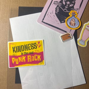 King added a photo of their purchase