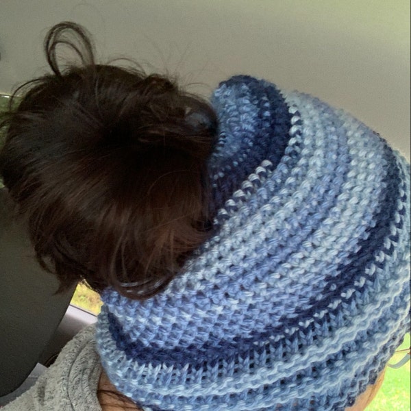 Loom Knit Messy Bun Hat / Ponytail Hat Pattern + Video Tutorial - Etsy