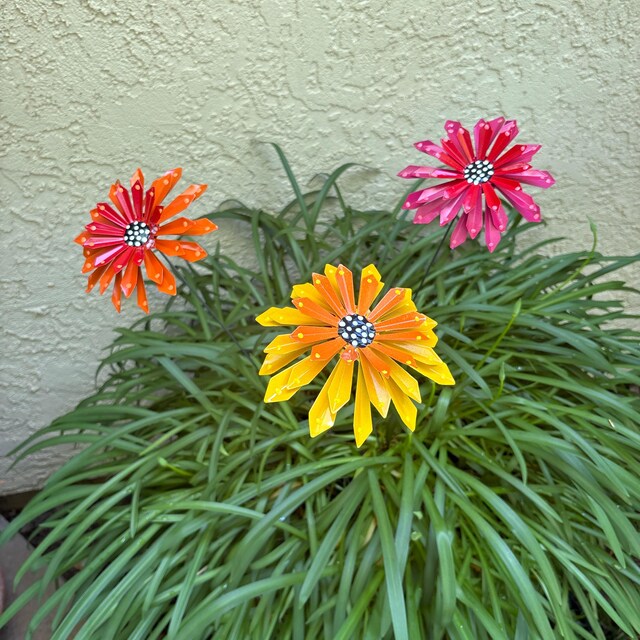 「ちま」ディップフラワー　まとめ売り Set of Three Metal Zinnia Flower Garden Stakes,yard