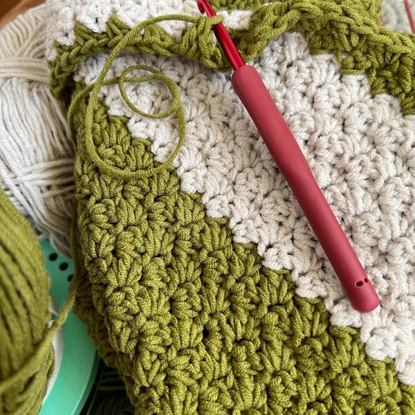 CROCHET PATTERN + VIDEO Just a Rectangle Crochet Danbury Bag Pattern ...
