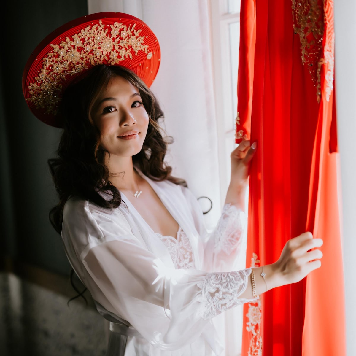 where to find red ao dai khan dong