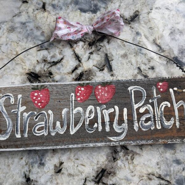 Rustic Strawberry Sign Strawberry Patch Wood Sign: Rustic Garden Decor, Personalized - Etsy