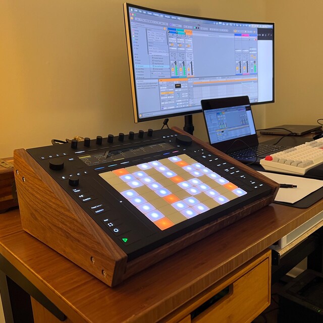 Ableton Push スタンド // Ableton Live Push 2 または 3