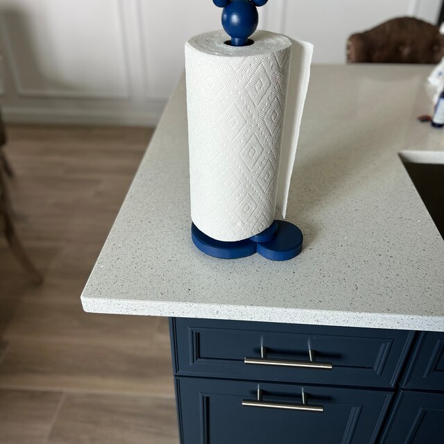 11 Clever Hidden Paper Towel Holder Ideas for a Kitchen - Trendy Drafts