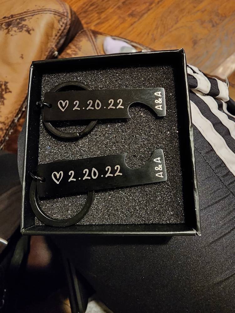 Benutzerdefinierte Paar Keychain Personalisierte Geschenk Für Freund Freundin Passenden Schlüsselanhänger Jahrestag Geschenke für Freund Valentinstag Geschenke